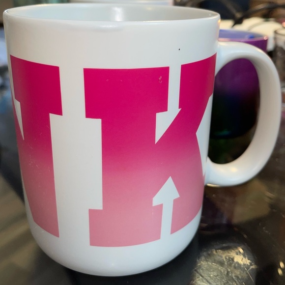 A Bundle of Three PINK mug cups - Picture 4 of 11